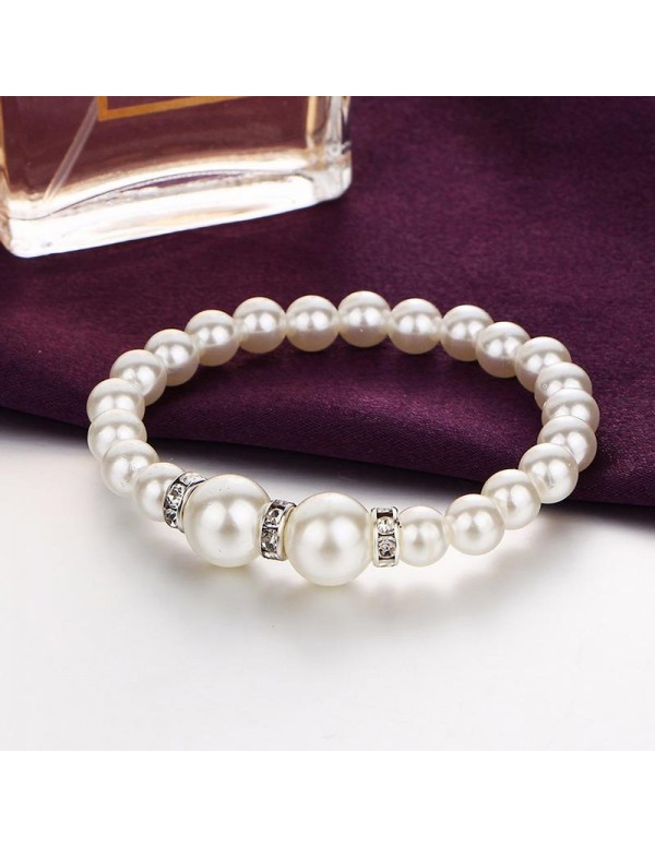 Jewels Galaxy White & Silver Toned 49514