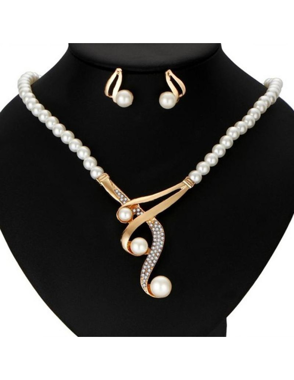 Jewels Galaxy White & Gold-Toned Gold-Plated Pearl-Studded Necklace Set 44093