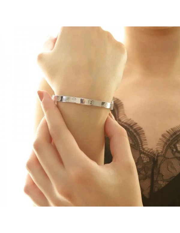 Arihant Jewellery For Women Contemporary Silver Plated Love Bracelet