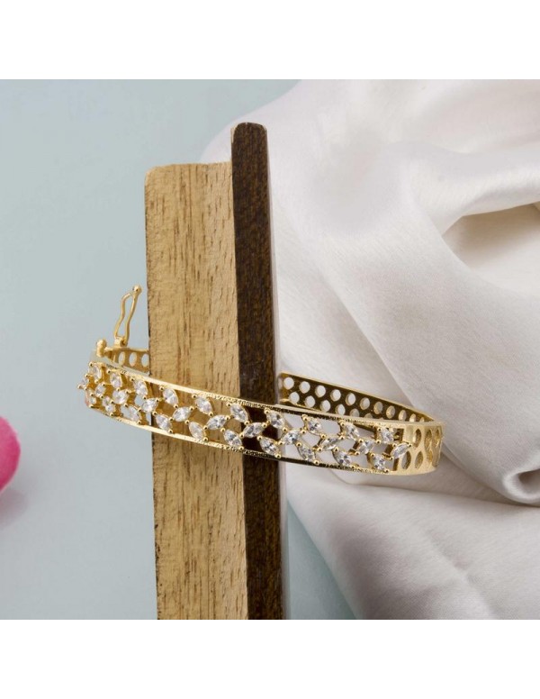 Jewels Galaxy Gold-Plated Stone-Studded Bangle-Style Bracelet 17030